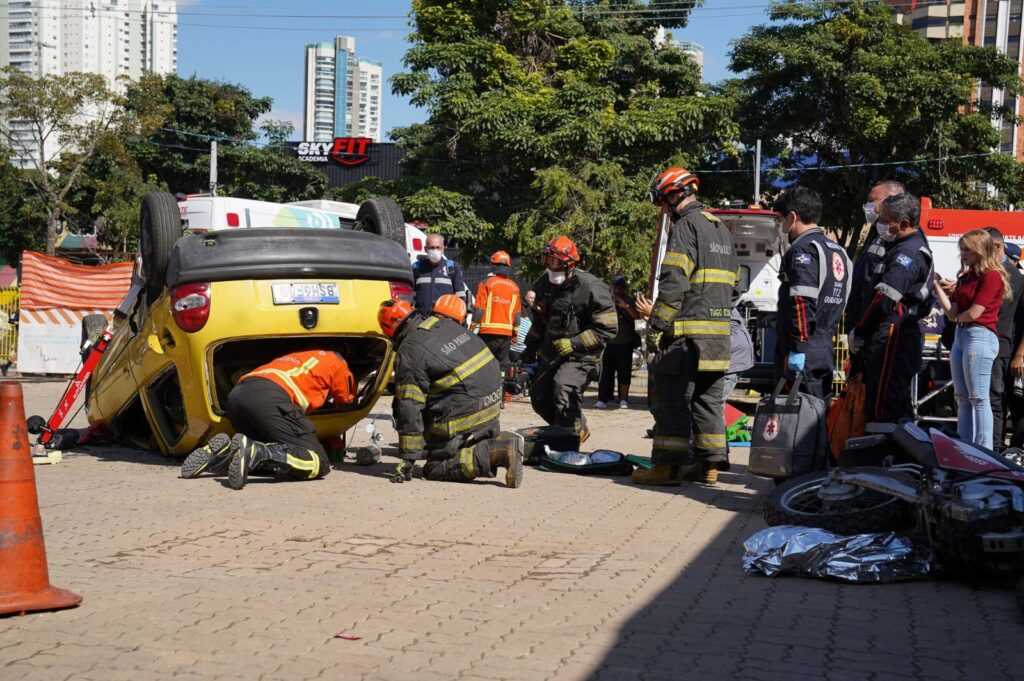 prefeitura-promove-simulacao-de-acidente-de-transito-com-vitimas-no-bosque-maia
