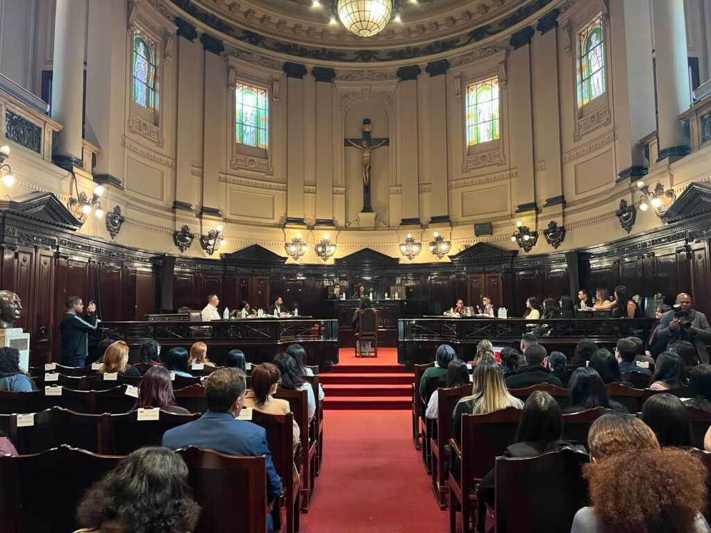 Alunos de Direito da UNG participam de Júri Simulado no Palácio da Justiça de São Paulo estudantes-de-direito-da-ung-participam-de-juri-simulado-no-palacio-da-justica-de-sao-paulo