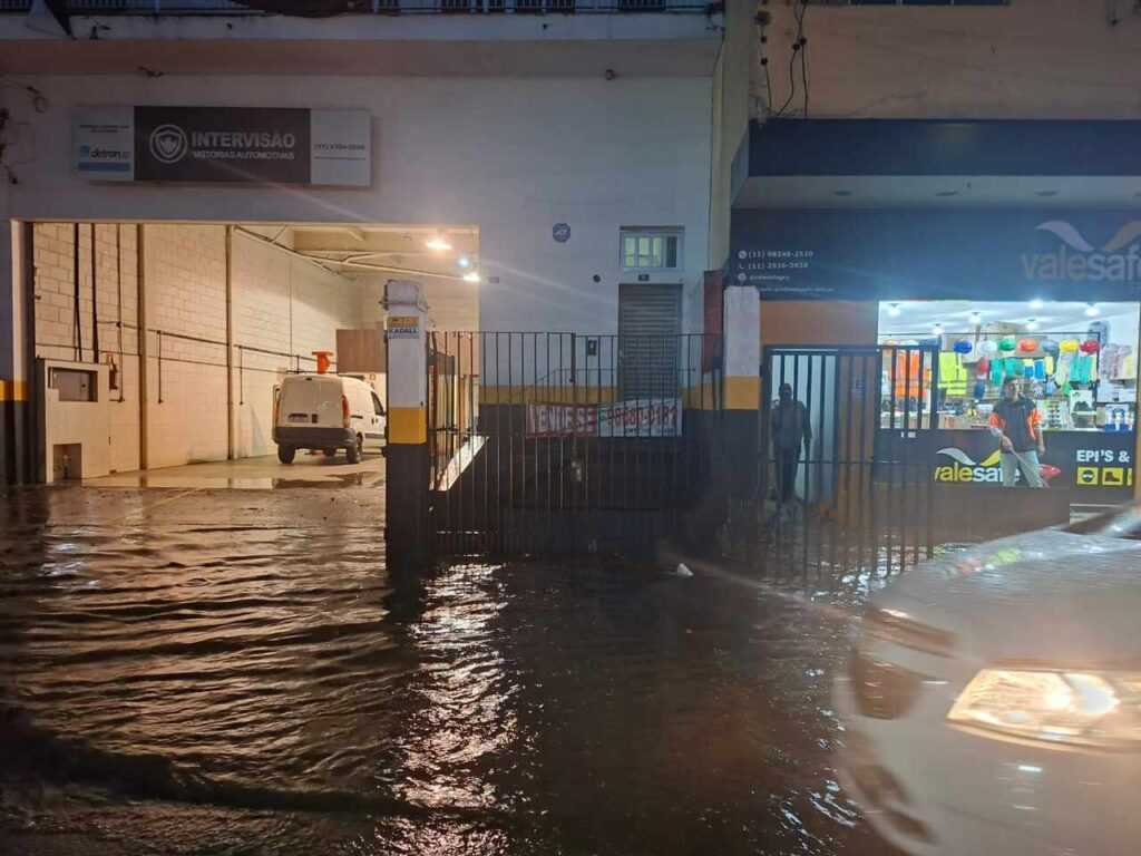 forte-chuva-atinge-guarulhos-e-atrapalha-o-transito