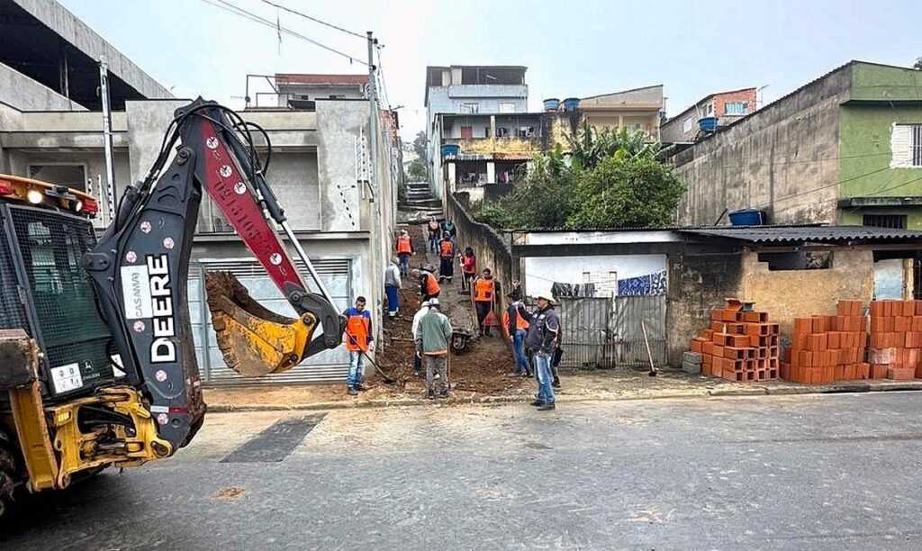 Prefeitura promove remoção de descarte irregular em vários pontos da cidade prefeitura-promove-remocao-de-descarte-irregular-em-diversos-pontos-da-cidade