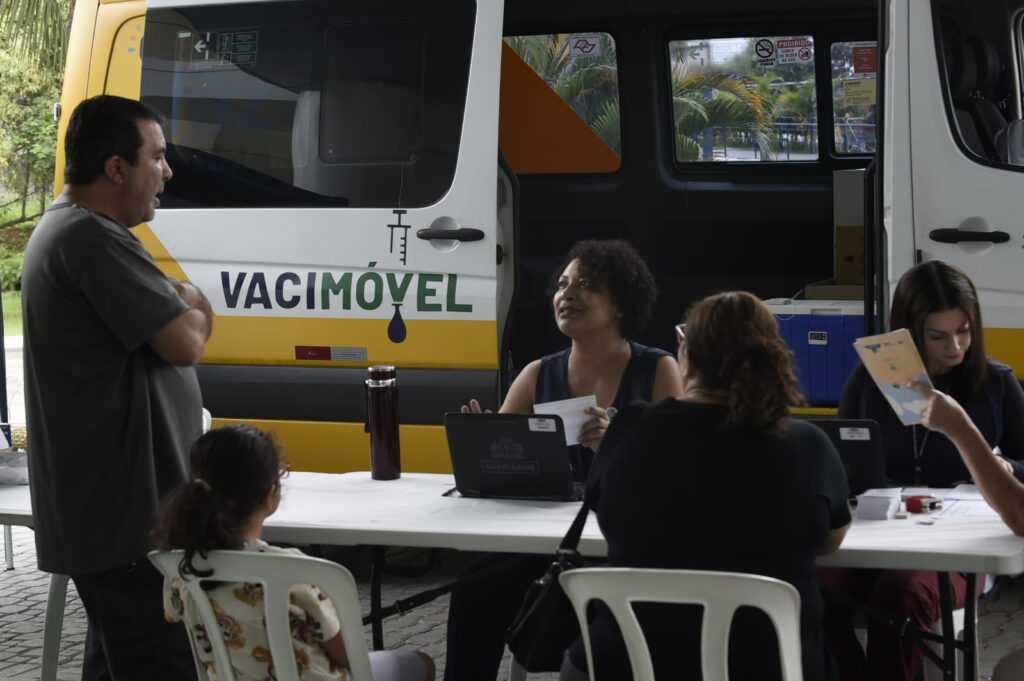 Prefeitura de Guarulhos leva Vacimóvel ao Zoológico para atualizar vacinas de gripe e sarampo prefeitura-de-guarulhos-leva-vacimovel-ao-zoologico-para-atualizar-vacinas-de-gripe-e-sarampo