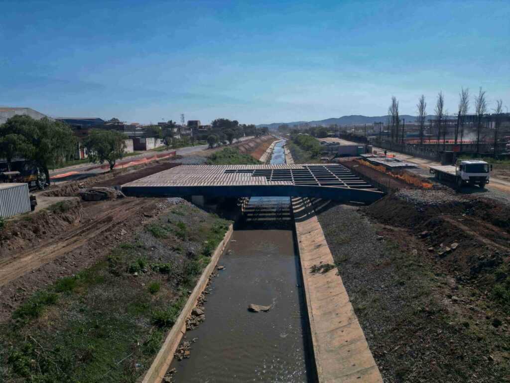prefeitura-avanca-com-obras-de-nova-ponte-e-avenida-na-regiao-do-bonsucesso