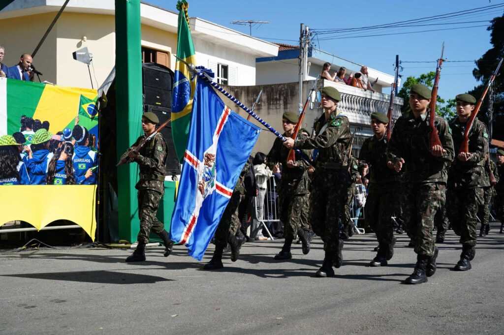 semana-da-patria-mobiliza-4,5-mil-pessoas-em-desfile-no-jardim-vila-galvao 