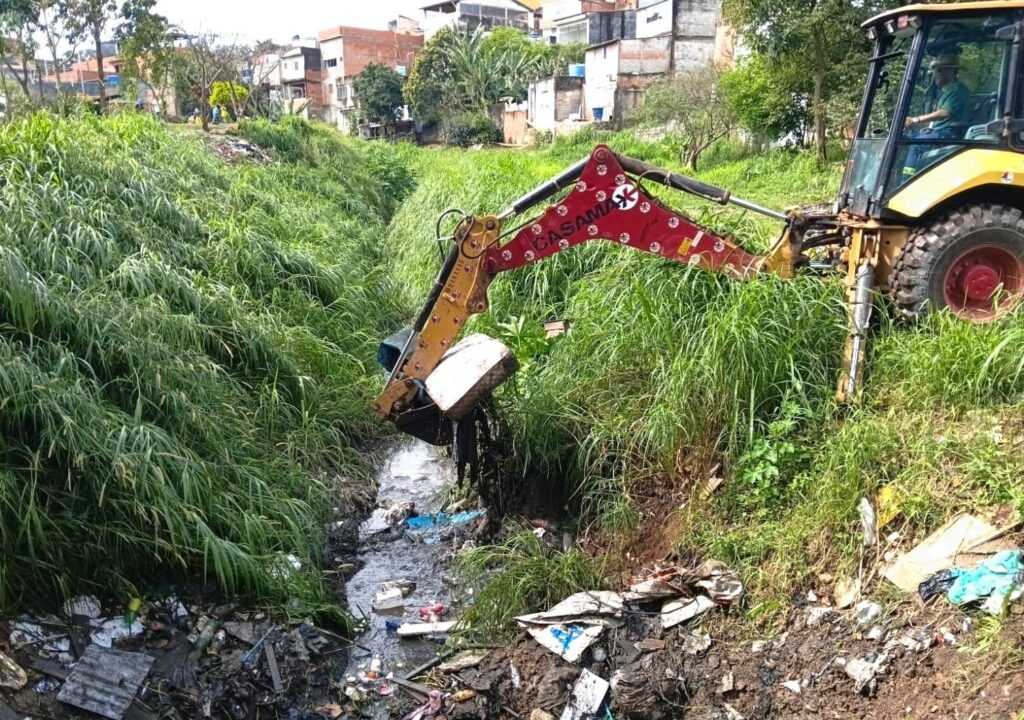 prefeitura-reforca-limpeza-de-travessias-de-corregos-apos-fortes-chuvas