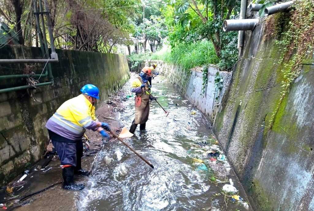 Prefeitura promove ações de zeladoria em vários bairros da cidade prefeitura-promove-acoes-de-zeladoria-em-diversos-bairros-da-cidade