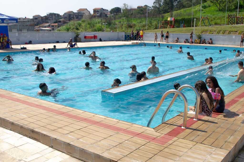 Prefeitura de Guarulhos abre piscinas dos CEUs para o povo sábado agora prefeitura-de-guarulhos-abre-piscinas-dos-ceus-para-a-populacao-neste-sabado
