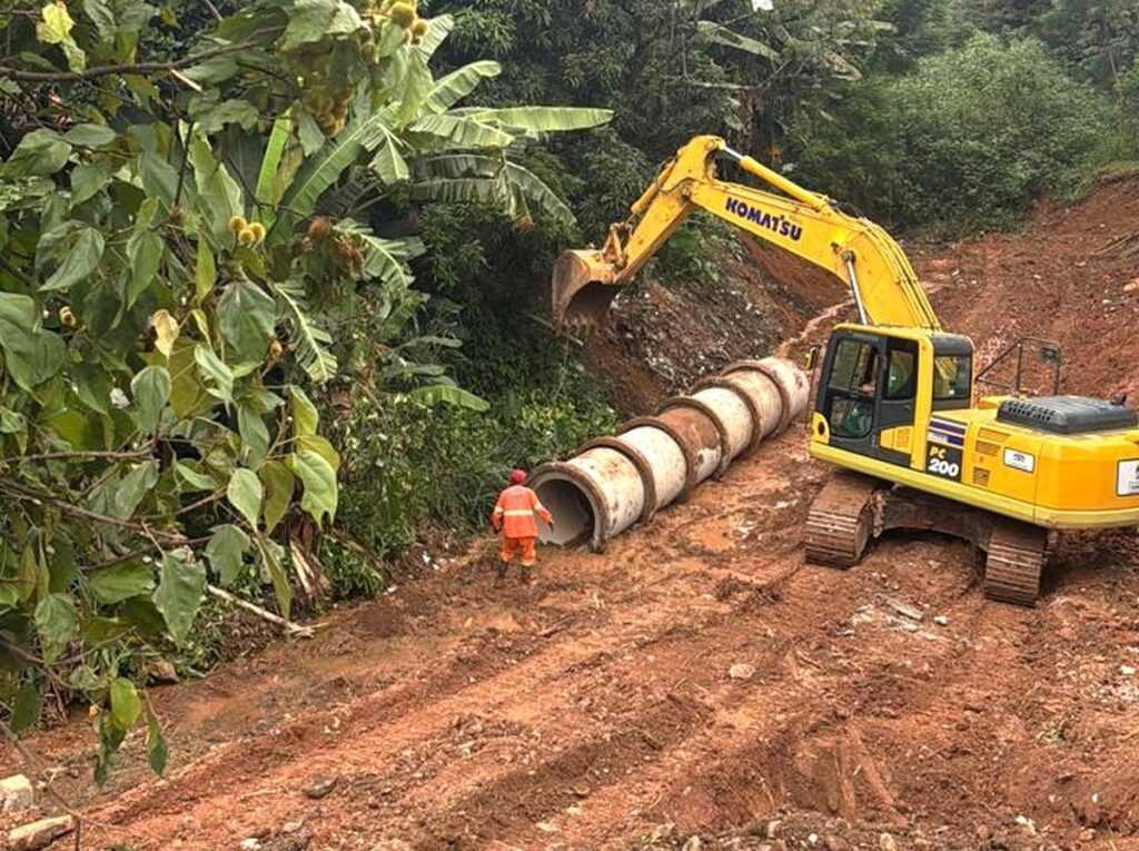 Área do Pimentas recebe terraplenagem e nova tubulação para drenagem de águas regiao-do-pimentas-recebe-terraplenagem-e-nova-tubulacao-para-drenagem-de-aguas